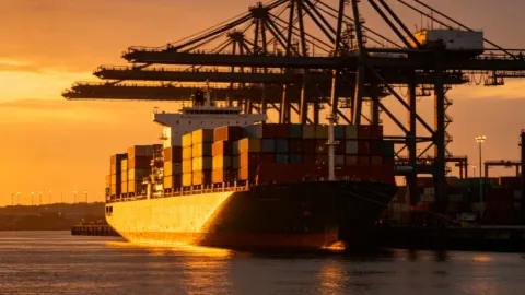 Freight Forwarder from China to Peru: How to Choose One in 2026 (Q3 2026 Costs, Duty and Red Flags)