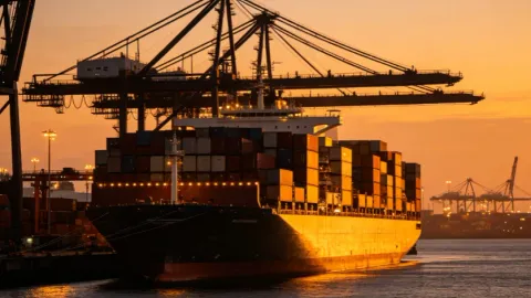 Shipping from Guangzhou to Uruguay in 2026: Nansha Port, Q3 Rates & Import Taxes