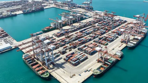 Shipping from Shenzhen to Venezuela: Q4 2026 Rates, Yantian vs Shekou and Battery Rules